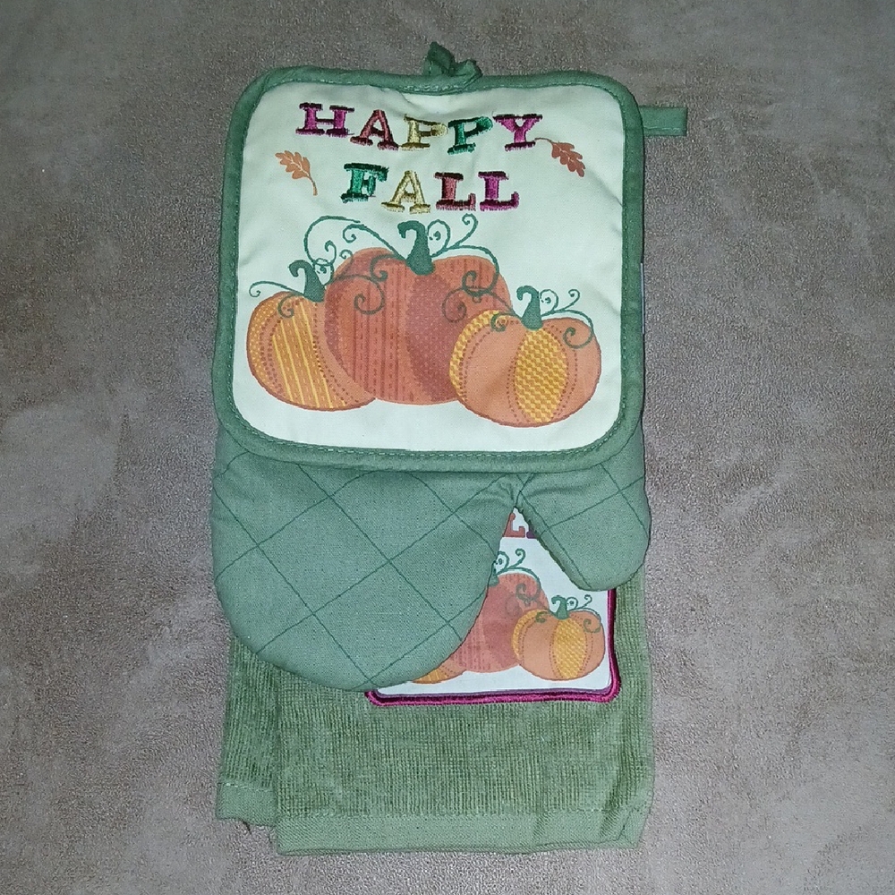Green Fall Kitchen Potholder Set with Pumpkin Design